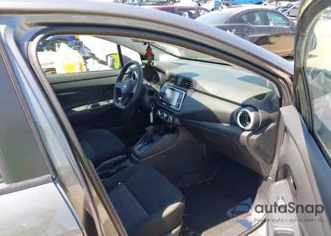 2024 Nissan Versa 1.6 S z USA, uszkodzony, nr VIN 3N1CN8DV5RL920468